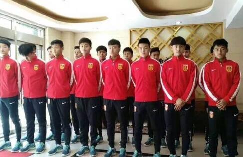 而如果费建中也放弃竞价的话，那他们就会选择将这颗回春丹卖给伯纳德·艾尔诺。